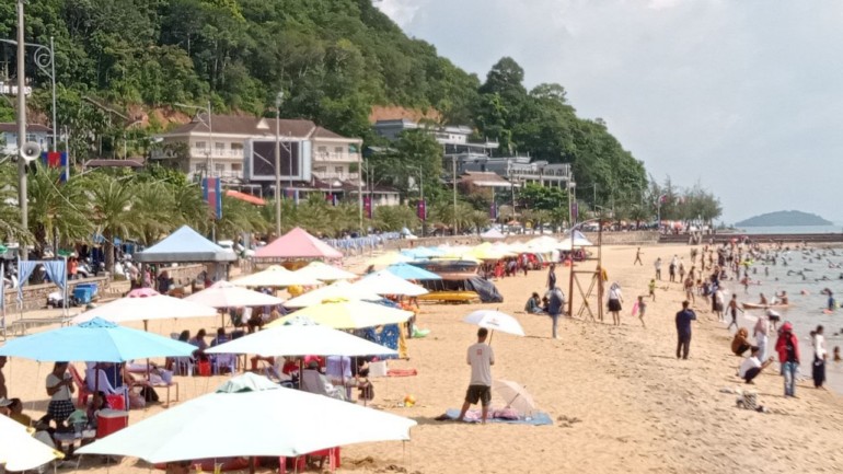 រយ​:​ពេល​៣​ថ្ងៃ​នៃ​ព្រះរាជ​ពិធី​បុណ្យ​អុំទូក បណ្តែត​ប្រទីប អក​អំបុក និង សំពះ​ព្រ​:​ខែ​ខេត្ត​កែប ទទួលបាន​ភ្ញៀវទេសចរ​សរុប ចំនួន ៩៩២៧៩​នាក់​