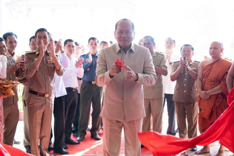 អភិបាល​ខេត្ត​កំពត​បា​ន​អញ្ជើញ​មក​សម្ពោធ​ដាក់ឱ្យ​ប្រើប្រាស់​សាលា​ធម្មសភា និង​សមិទ្ធផល​នានា​ក្នុង​វត្ត សិរីសោភ័ណ (​ហៅ​វត្ត​ព្រៃ​លើ​) ស្ថិតក្នុង​ភូមិ​ព្រៃ​លើ ឃុំ​បន្ទាយ​មាស​ខាងលិច