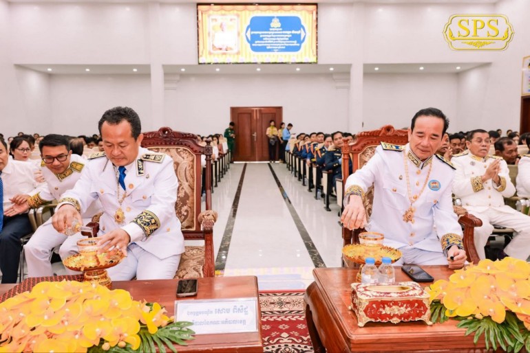 ​ពិធី​ថ្វាយព្រះពរ ព្រះករុណា​ព្រះបាទ​សម្តេចព្រះ​បរមនាថ នរោត្តម សីហ​មុនី ព្រះមហាក្សត្រ​កម្ពុជា ក្នុង​ឱកាស​ខួប​លើក​ទី​២១ នៃ​ការ​គ្រង​ព្រះ​បរម​សិរី​រាជសម្បត្តិ នៅ​ខេត្ត​កែប​