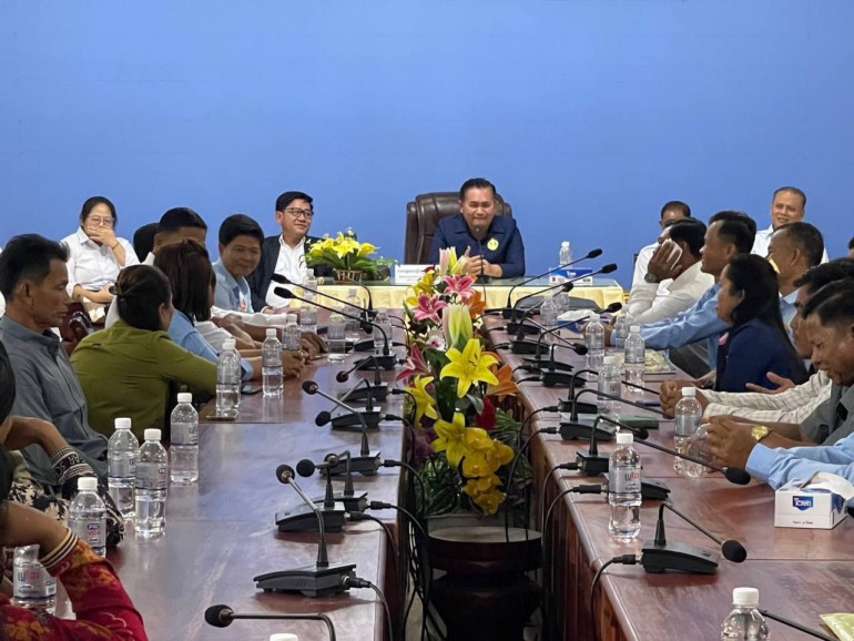 ឯកឧត្តម ស្រៀ​ង ម៉េង អញ្ជើញ​ចូលរួម​កិច្ចប្រជុំ​បូក​សរុប​របាយ​ការណ៍​ទូទៅ​ប្រចាំឆ្នាំ​របស់​ក្រុមការងារ​ចលនា​កសាង​សមាជិក​បក្ស​មូលដ្ឋាន​ខេត្ត​កំពត​