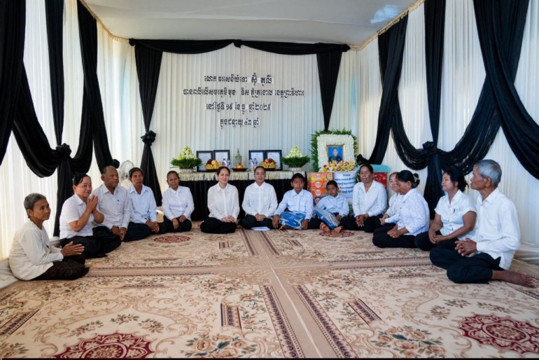 លោកជំទាវ​បណ្ឌិត ពេ​ជ ចន្ទ​មុន្នី អញ្ជើញ​គោរព​វិញ្ញាណក្ខន្ធ​វីរ​យុទ្ធជន និង​សួរសុខទុក្ខ​គ្រួសារ​កងទ័ព​ក្នុង​ខេត្ត​កំពត​