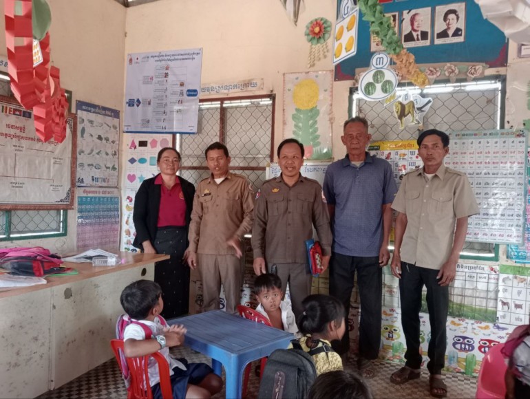 ​រដ្ឋបាល​ស្រុក​ឈូក ចុះ​ត្រួតពិនិត្យ និង​សិក្សា​ពី​បញ្ហា​ប្រឈម​នៅតាម​សាលា​មត្តេយ្យ​សហគមន៍ ដើម្បី​ពង្រឹង​ប្រសិទ្ធភាព​អប់រំ​កុមារ​តូច​