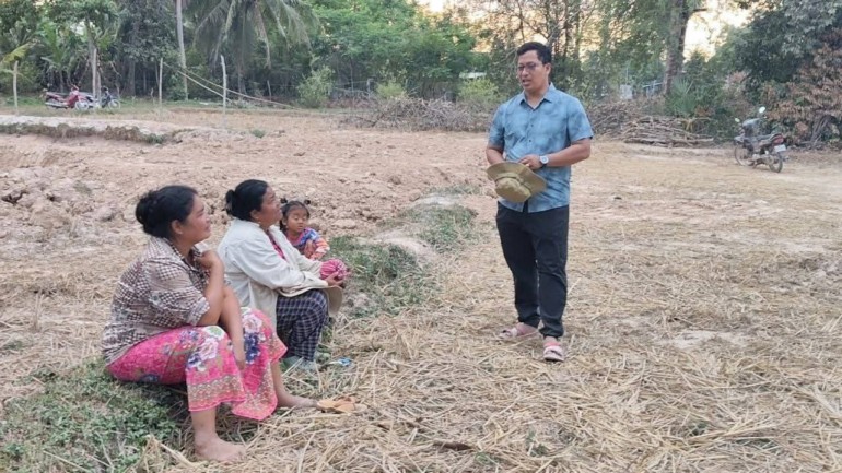 អភិបាល​ស្រុក​ឈូក ចុះ​ពិនិត្យ​សកម្មភាព​ស្ដារ​ប្រឡាយទឹក​ក្នុង​ឃុំ​ចំនួន​ពីរ ដើម្បី​ធានា​ការផ្គត់ផ្គង់​ទឹក​កសិកម្ម​ជូន​ពលរដ្ឋ​