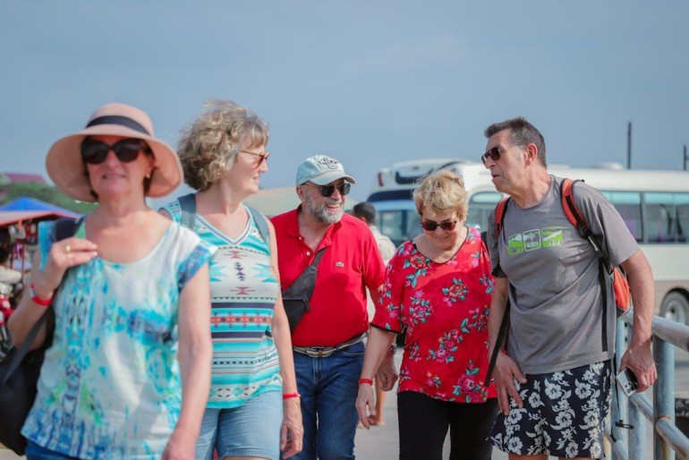 ​កំពង់ផែ​ទេសចរណ៍​កោះ​ទន្សាយ​៖ ច្រកទ្វារ​សេដ្ឋកិច្ច និង​ទេសចរណ៍​ដ៏​រស់​រវើក​របស់​ខេត្ត​កែប​