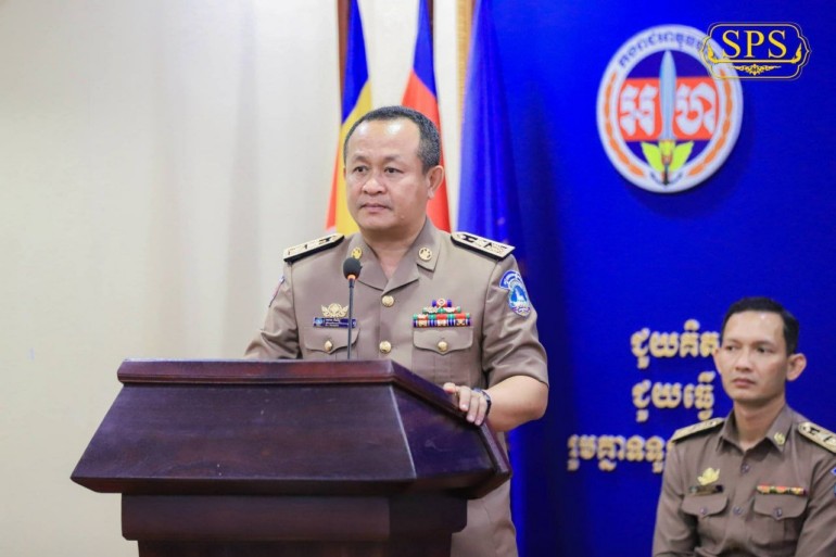 ​អភិបាលខេត្ត​កែប ចុះ​សំណេះសំណាល និង​នាំយក​អំណោយ​លើកទឹកចិត្ត​ដល់​កងរាជអាវុធហត្ថ​ខេត្ត ក្នុង​ឱកាស​បុណ្យចូលឆ្នាំ​ថ្មី​